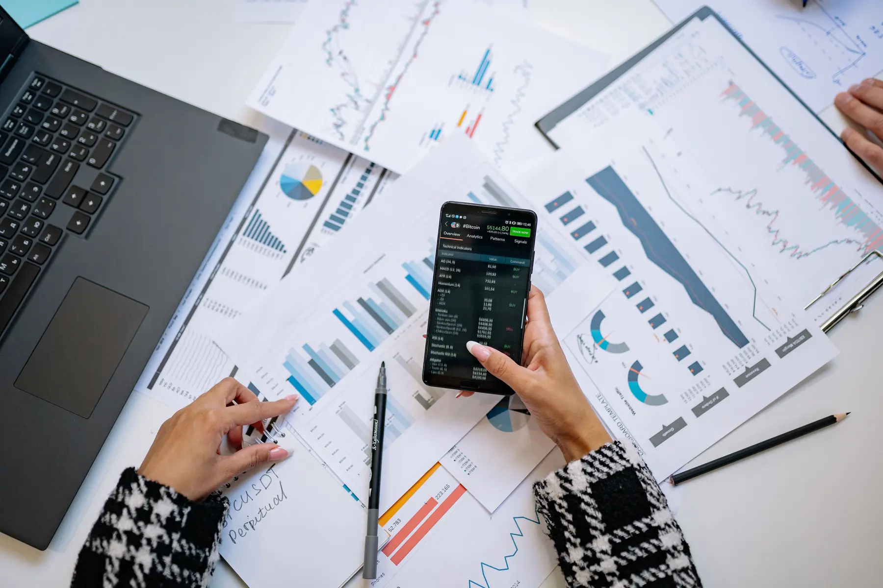 Business team using market information to evaluate growth choices